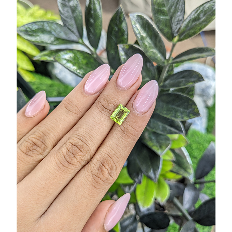 2.05 Ct. Yellowish Green Peridot - Image 2