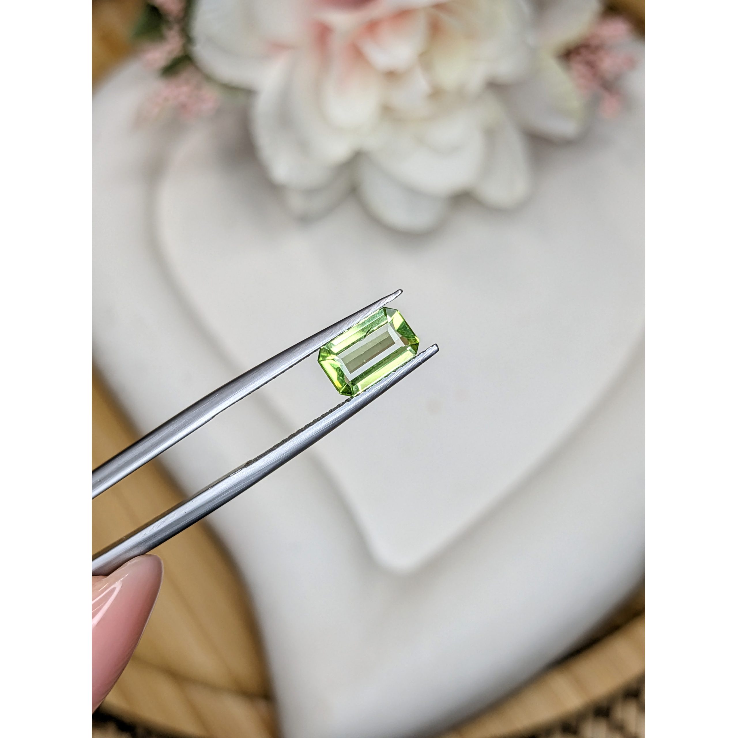 1.02 Ct. Green (Lime Green) Peridot - Image 2