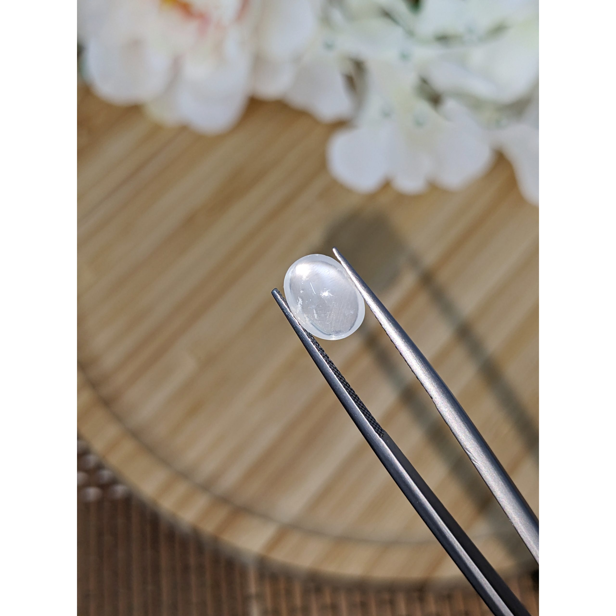2.07 Ct. White Cabochon Moonstone - Image 2