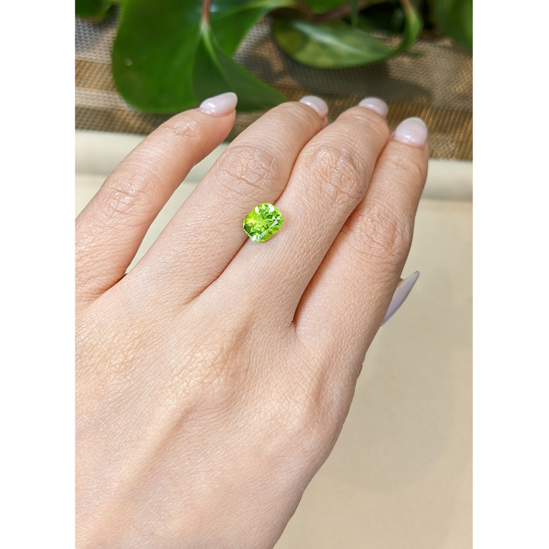 2.10 Ct. Green (Lime Green) Peridot - Image 2